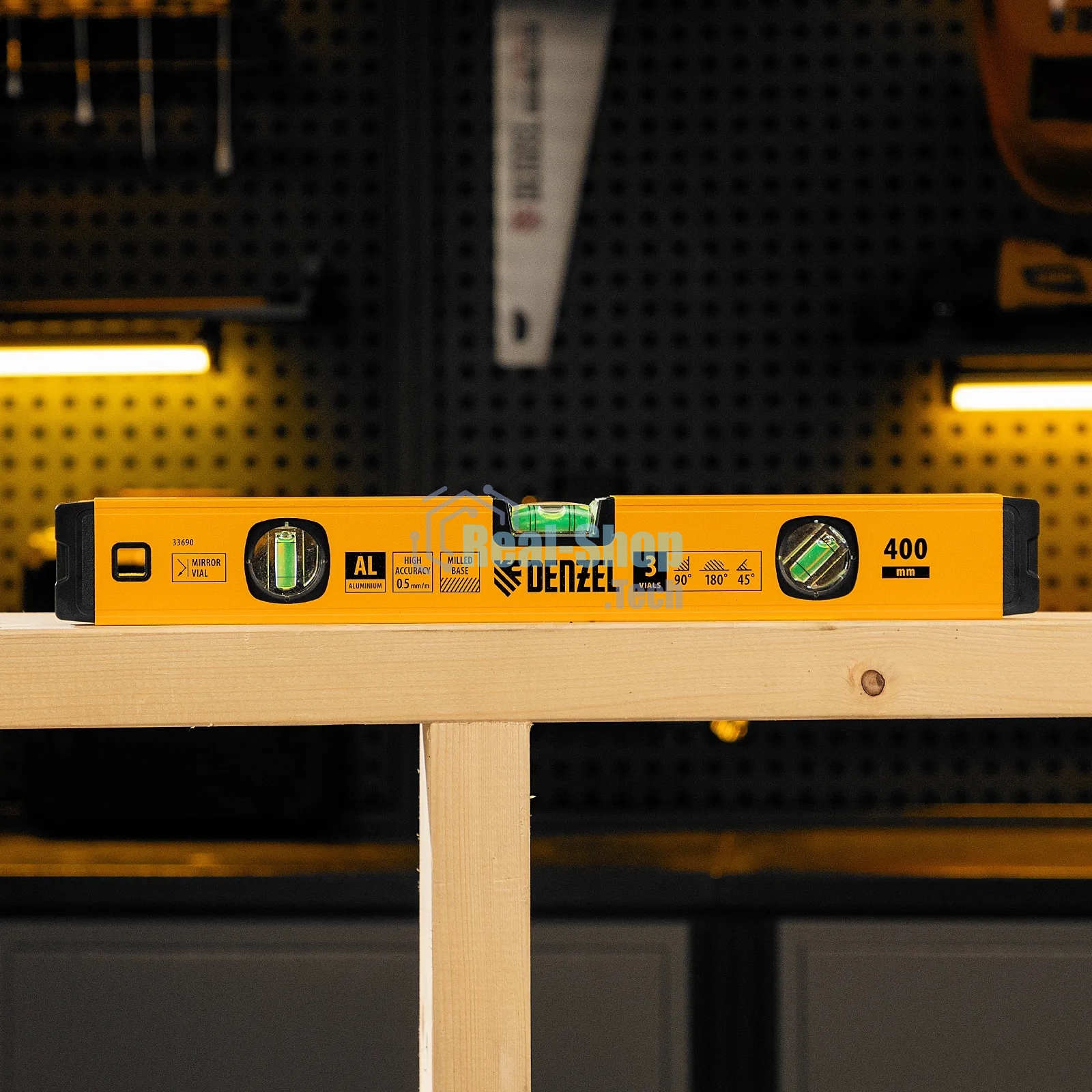 Уровень алюминиевый Denzel магнит., фрезерованный, 3 глазка (1 зеркал.), 0,5 мм/м, 400 мм