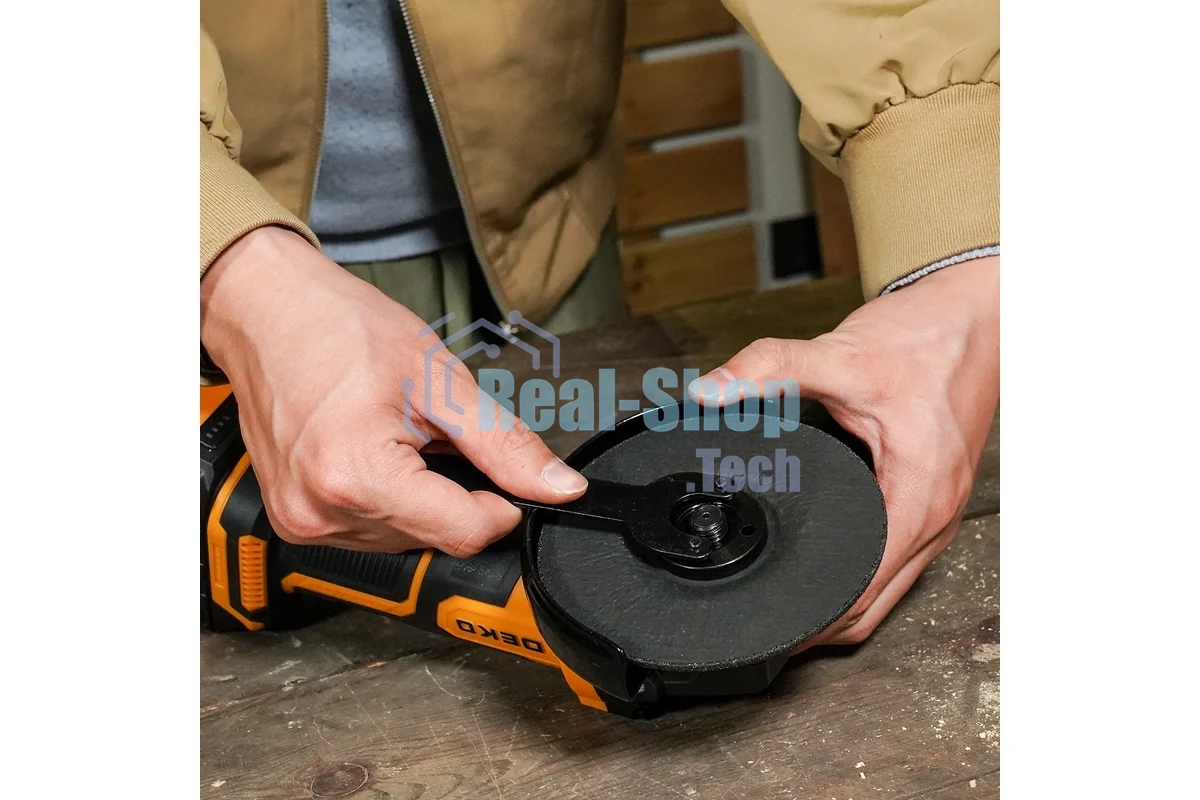 Угловая шлифовальная машина Deko DKAG20-125 8500об/мин рез.шпин.:M15 d=126мм