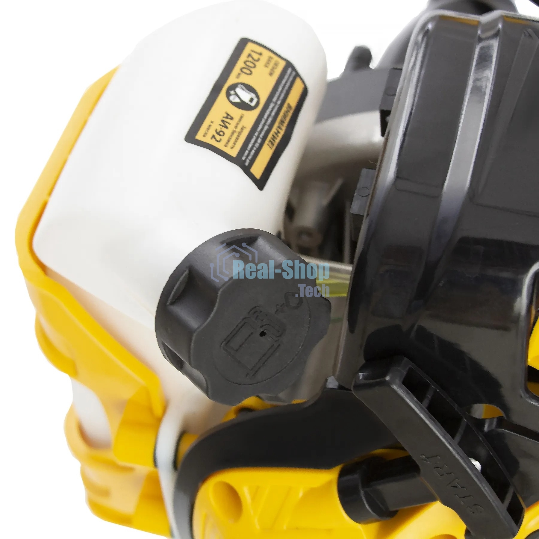 Триммер бензиновый Denzel DTL-43S, 43 см3, разъемная штанга, состоит из 2 частей