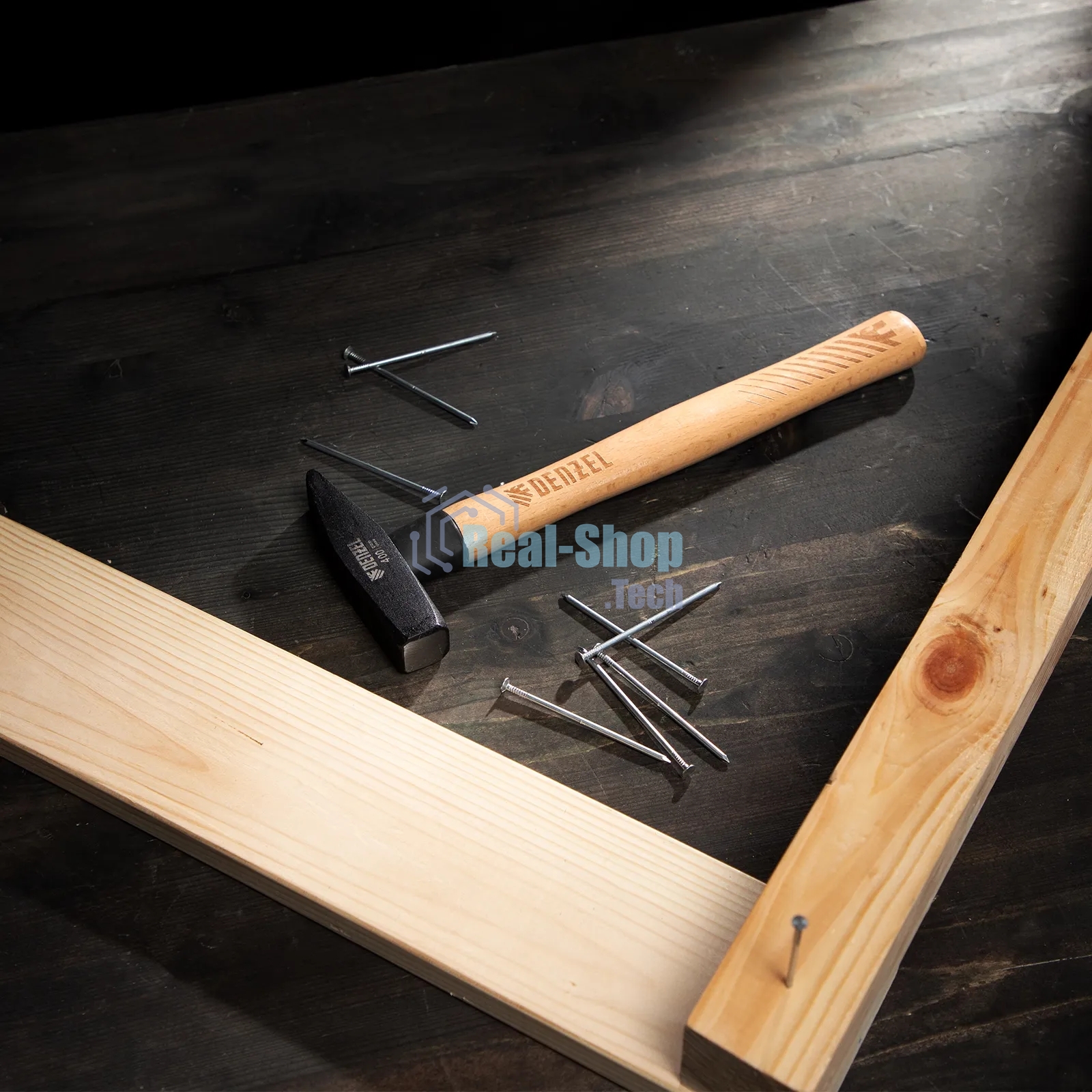 Молоток слесарный Denzel 400 г, кованый квадратный боек, буковая рукоятка