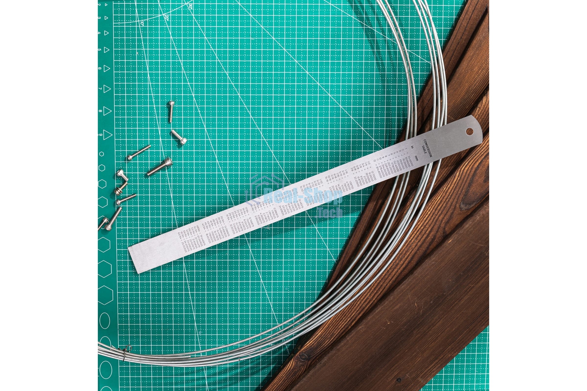 Линейка стальная Deli DL8030Y 300мм нержавеющая сталь