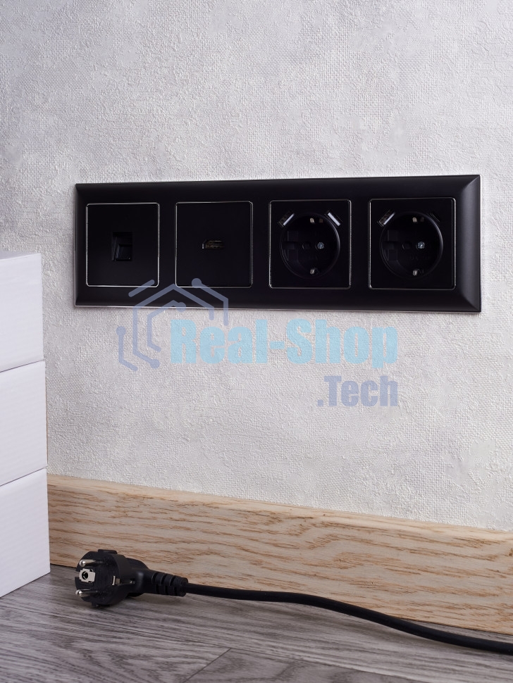 Рамка 4-местная IEK BRITE РУ-4-Бр DECOR 3D-форма хром/черный