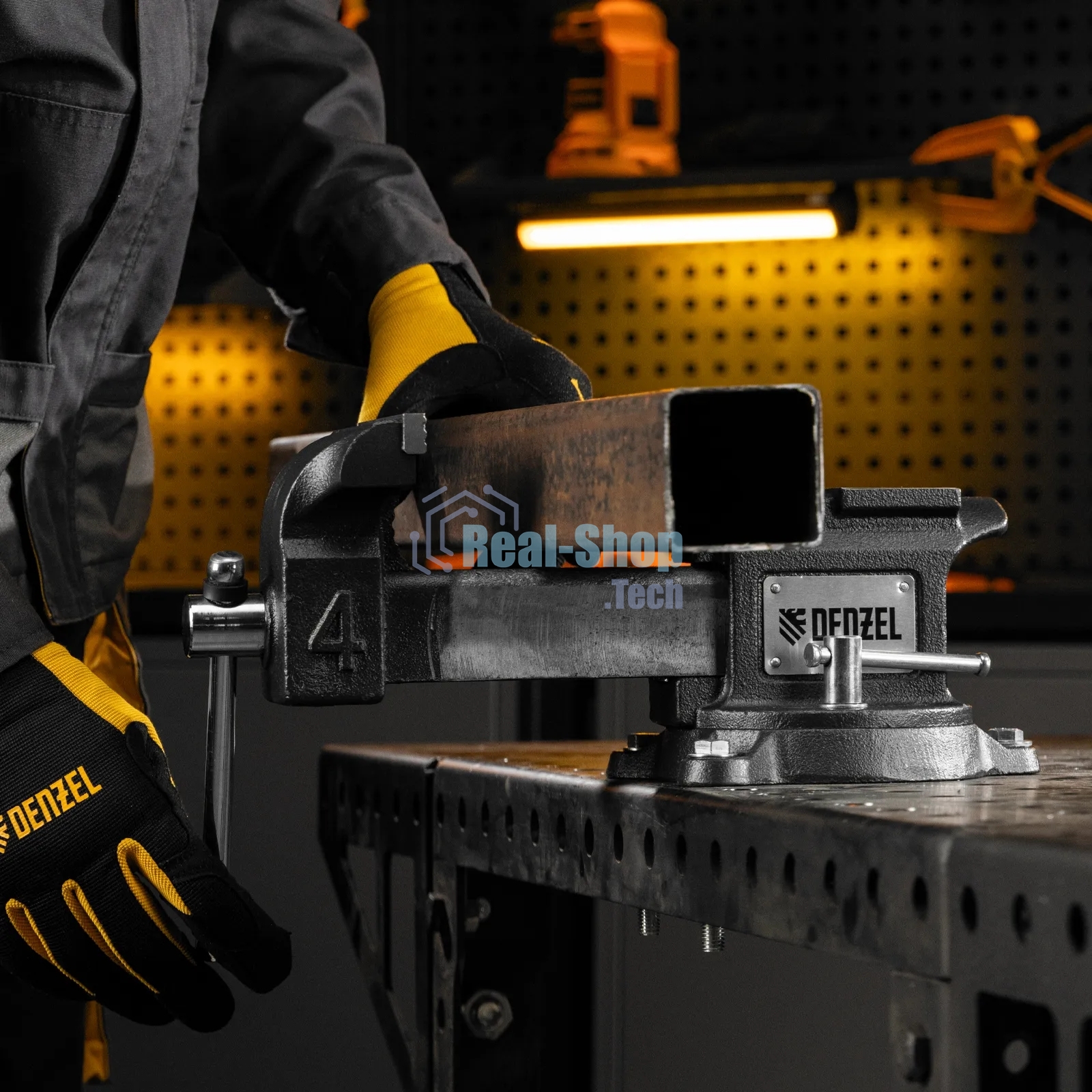 Тиски слесарные Denzel BVH-100 100 мм, поворотные, стальная направляющая, с наковальней