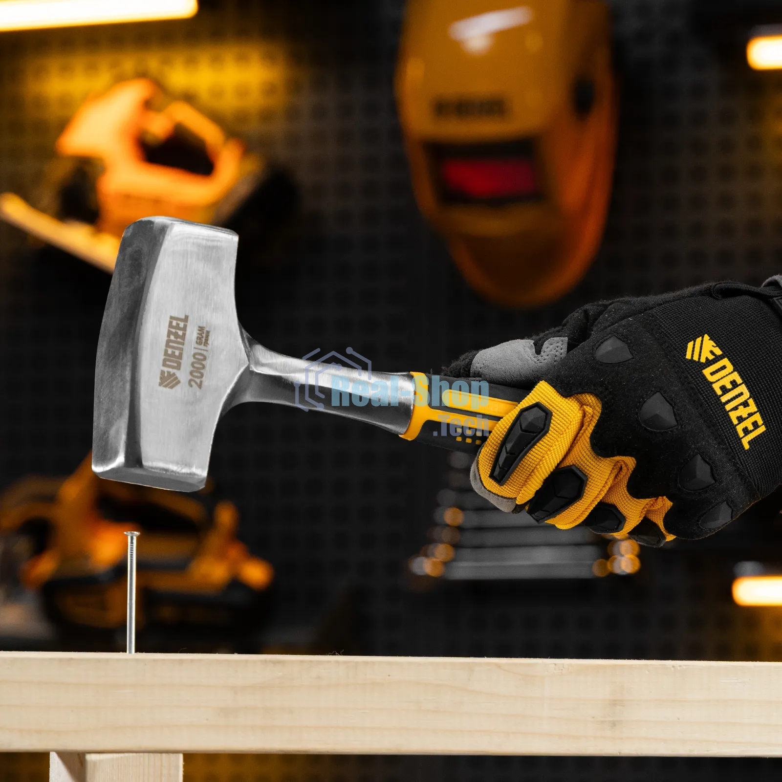 Кувалда Denzel 2 кг, цельнометаллическая, двухкомпонентная рукоятка