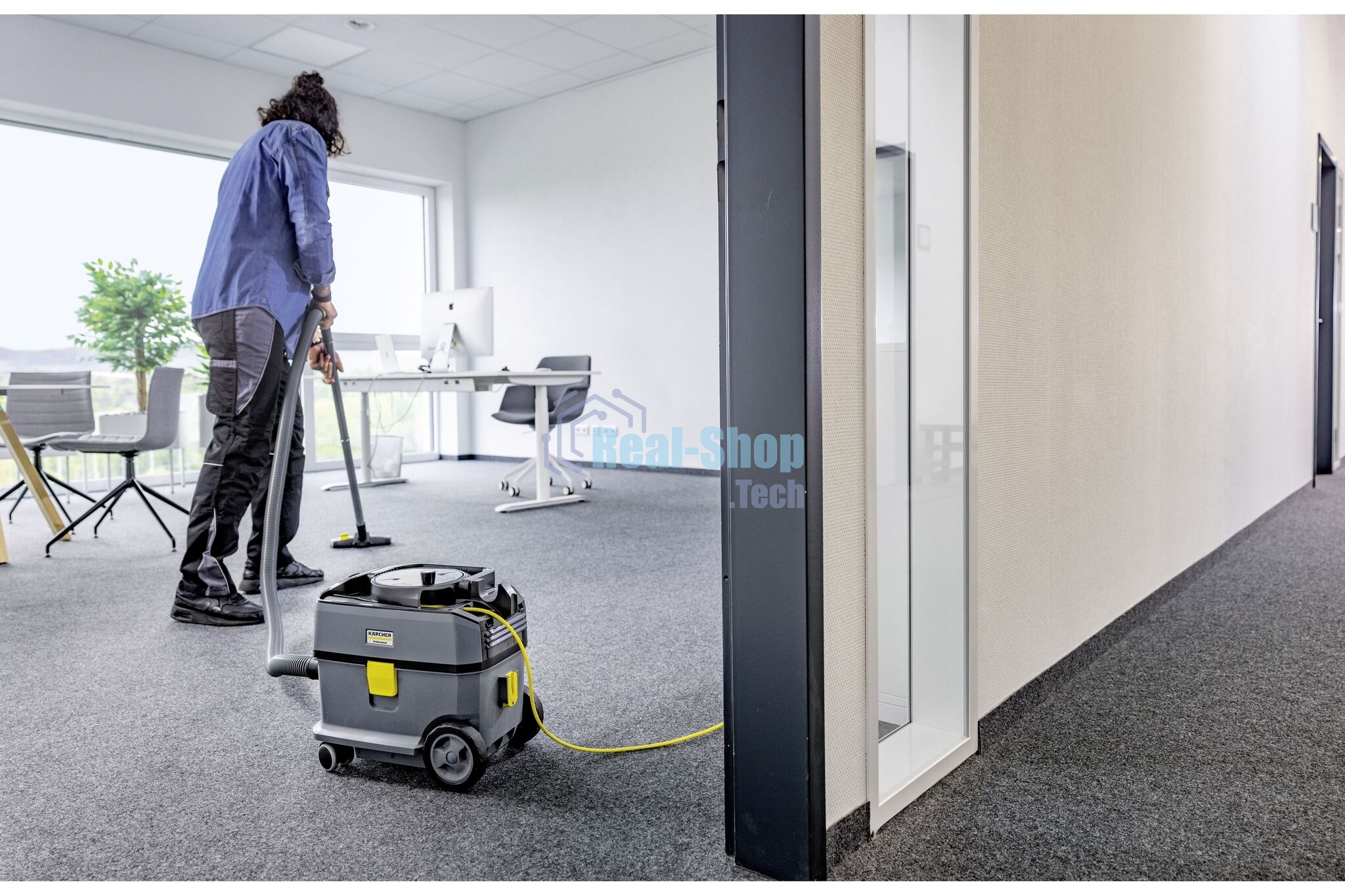 Пылесос Karcher T 10/1 серый/черный, 585 Вт, уборка сухая, пылесборник мешок/контейнер 10 л