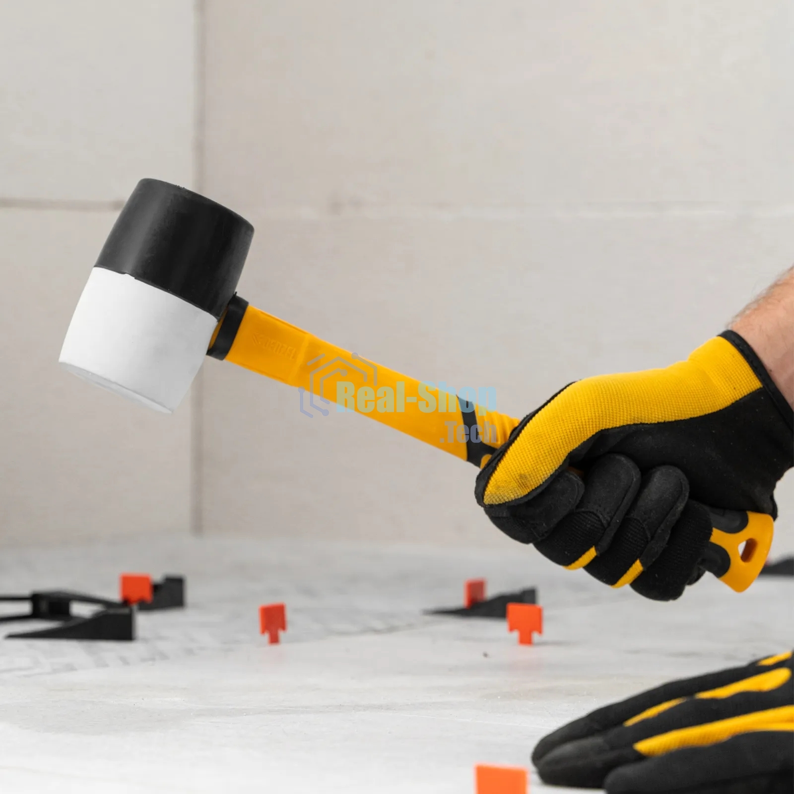 Киянка резиновая Denzel 450 г, черно-белая, фибергласовая рукоятка c TPR покрытием