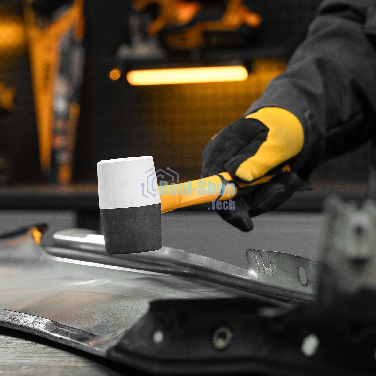 Киянка резиновая Denzel 225 г, черно-белая, фибергласовая рукоятка c TPR покрытием