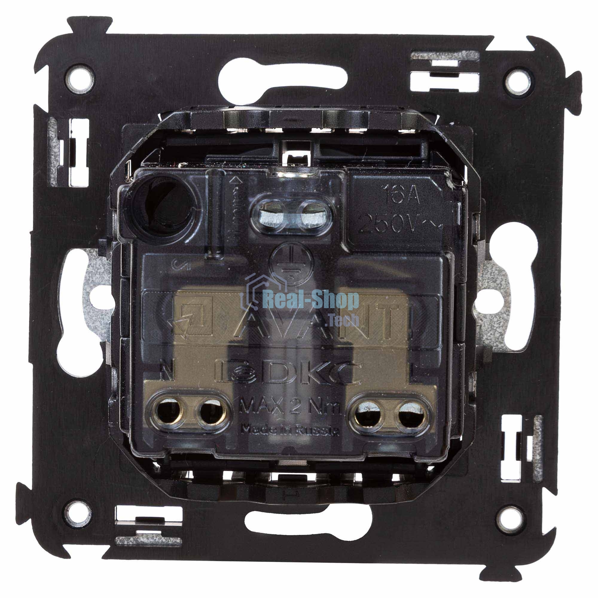 Розетка DKC Avanti 4412003 2P+E со шторками, 