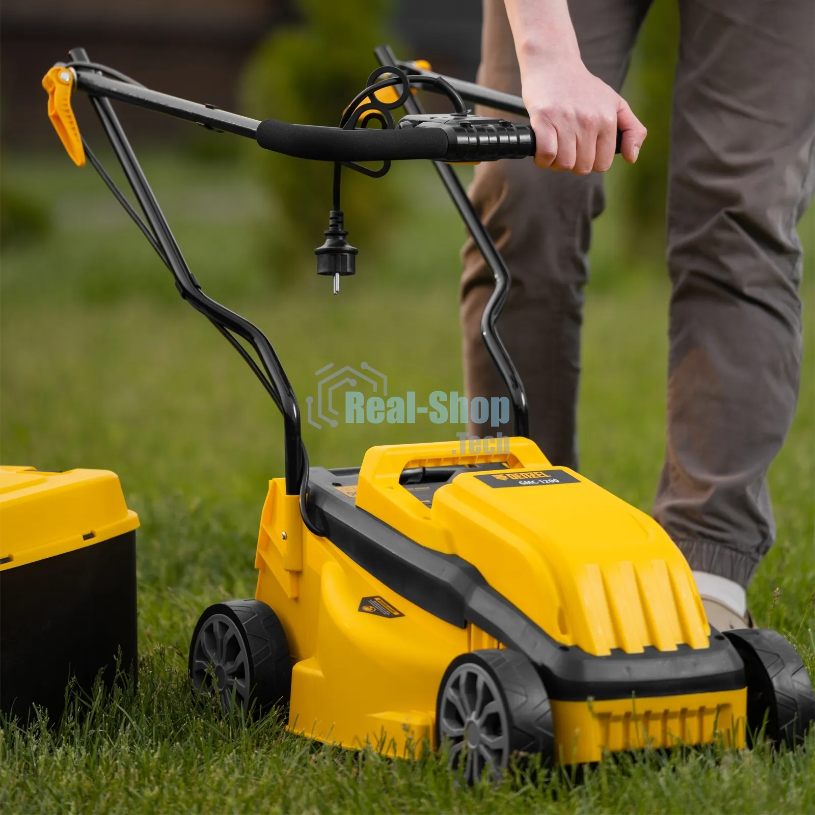 Газонокосилка электрическая Denzel GMC-1200, шир., 32 см, 1200 Вт, 3 уров., травосб. 30 л