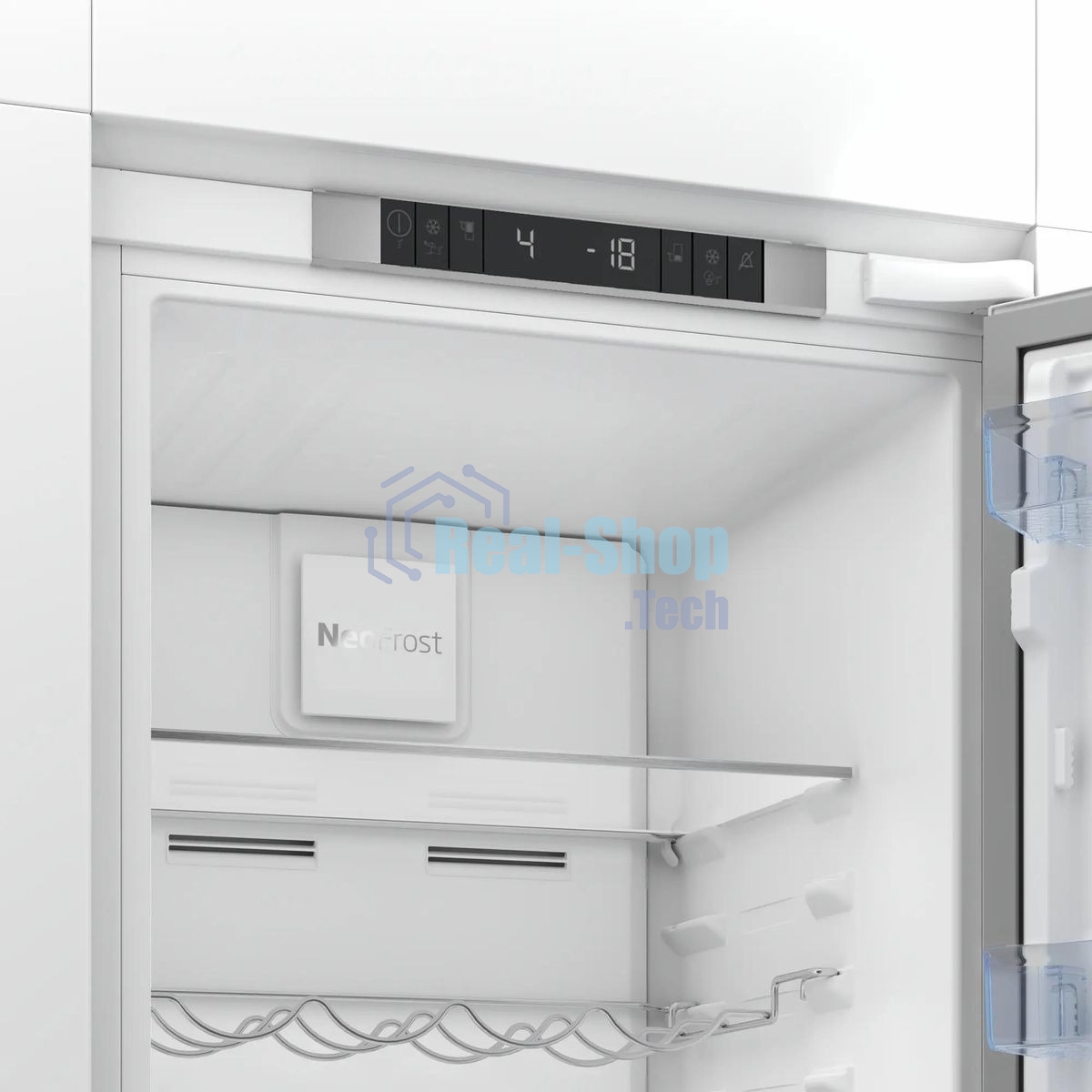 Встраиваемый холодильник Beko BCNA306E3S белый, 2 камеры, 215/69 л., морозилка снизу, No Frost