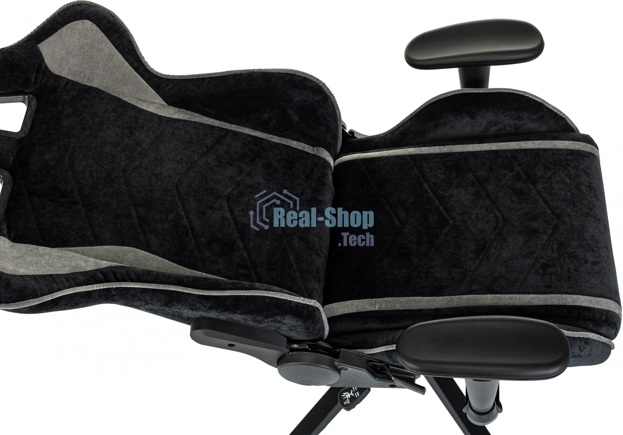 Кресло игровое Zombie Drift/F черный/серый, крестов. пластик, подст. для ног