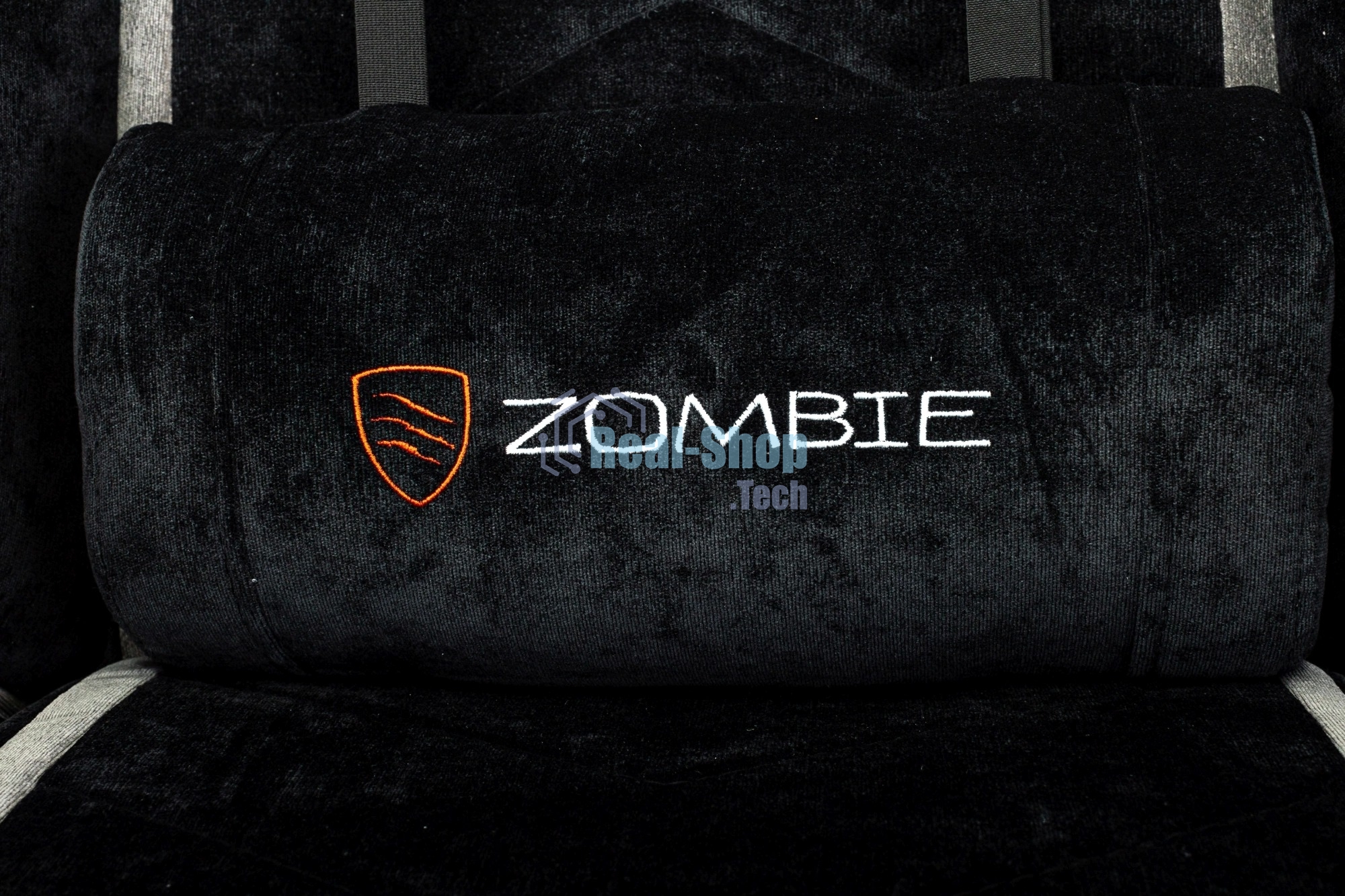 Кресло игровое Zombie Drift/F черный/серый, крестов. пластик, подст. для ног