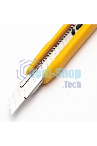 Технический нож Deli DL009B 9мм SK4, лезвие 13 секций, ударопрочный корпус. Кнопка автоматической блокировки.