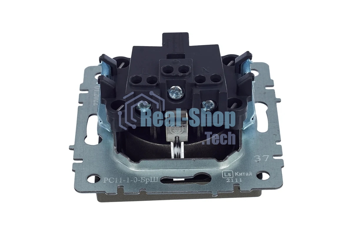 Розетка 1-местная IEK BRITE РС11-1-0-БрШ (BR-R11-16-K37) с заземлением, без защитных шторок, 16А, шампань