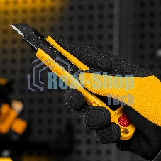 Нож Denzel 18 мм, сменное лезвие, SK4, корпус из цинкового сплава + TPR, торцевой зажим