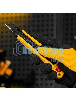 Нож Denzel 18 мм, сменное лезвие, SK4, корпус из цинкового сплава + TPR, торцевой зажим