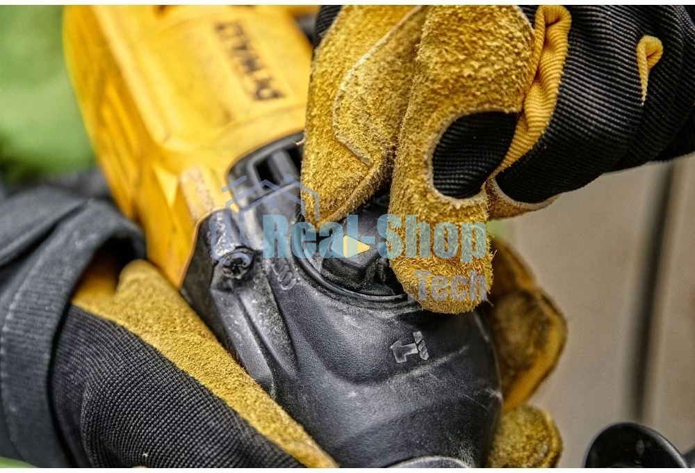 Перфоратор DeWalt D25033K-QS патрон:SDS-plus уд.:2.1Дж (кейс в комплекте)