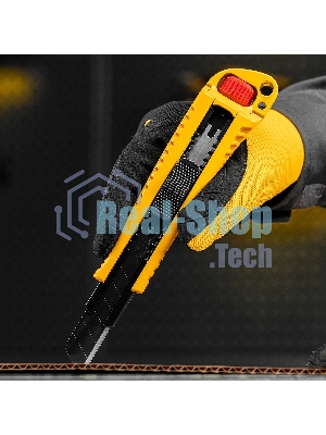 Нож Denzel 18 мм, сменное лезвие, SK4, корпус из цинкового сплава + TPR, торцевой зажим