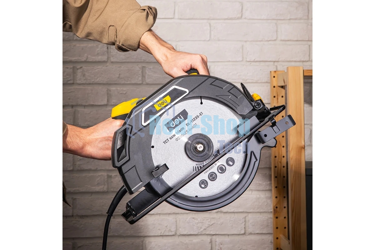 Циркулярная пила Deli DL-YJ235-E1 (2200Вт, 4200об/мин, диаметр диска 235мм)