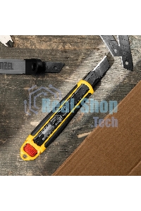 Нож Denzel 18 мм, сменное лезвие, SK4, корпус из ABS + TPR, торцевой зажим