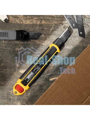Нож Denzel 18 мм, сменное лезвие, SK4, корпус из ABS + TPR, торцевой зажим