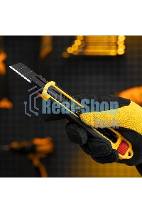 Нож Denzel 18 мм, сменное лезвие, SK4, корпус из ABS + TPR, торцевой зажим