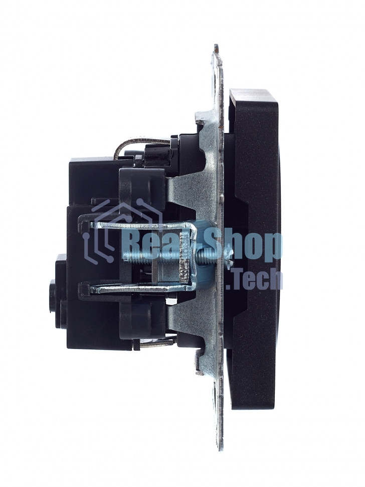 Розетка 1-местная IEK BRITE РС14-1-0-БрЧ (BR-R14-16-K02) с заземлением, с защитными шторками, 16А, черный