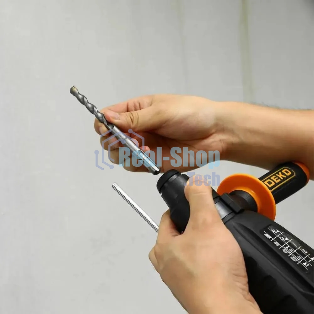 Перфоратор Deko ZKH950 патрон:SDS-plus уд.:3.2Дж 1050Вт (кейс в комплекте)