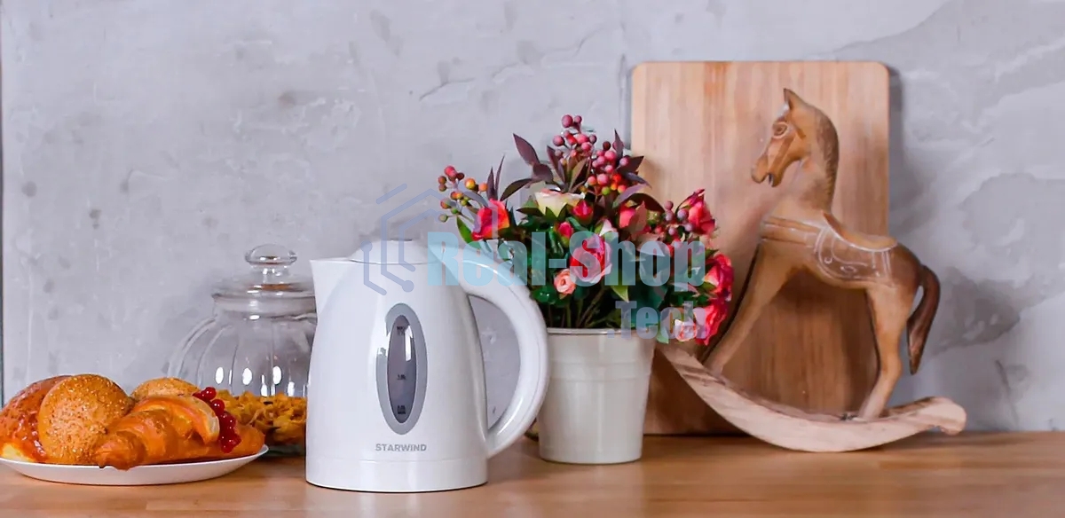 Чайник электрический Starwind SKP2211 1.7л. 2200Вт белый (корпус: пластик)