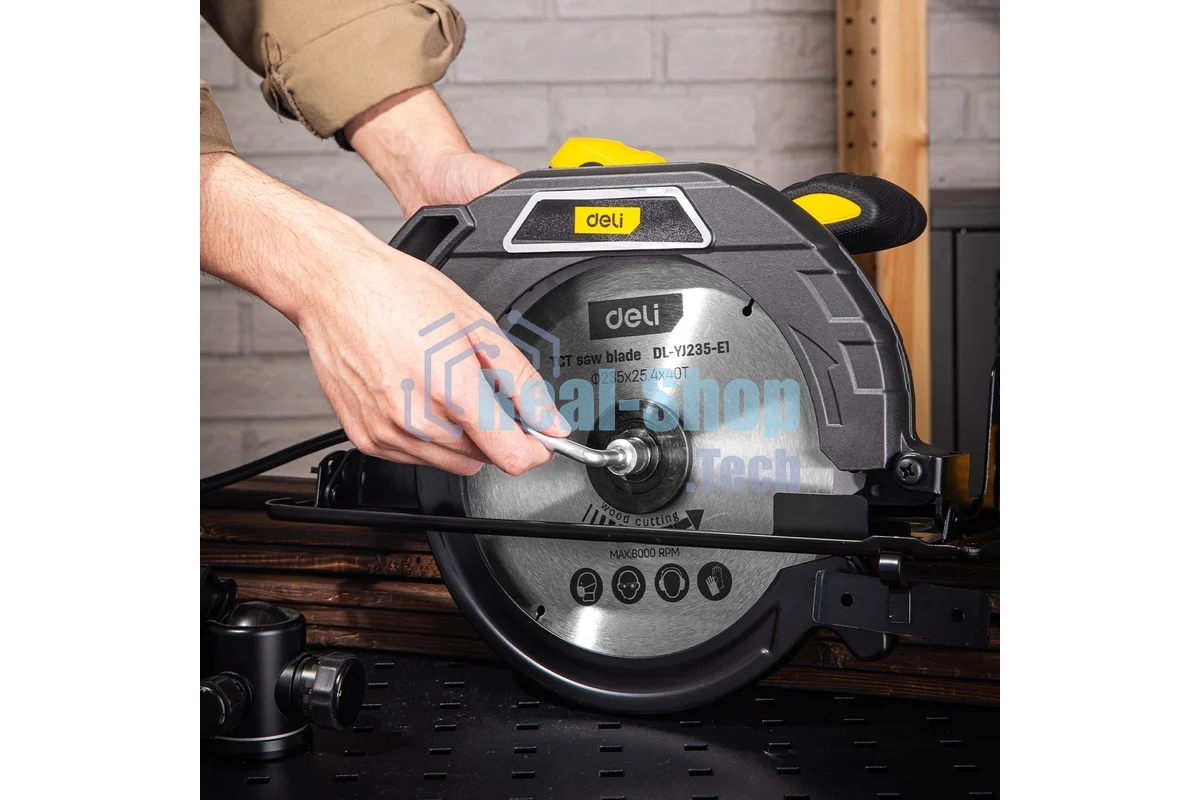 Циркулярная пила Deli DL-YJ235-E1 (2200Вт, 4200об/мин, диаметр диска 235мм)