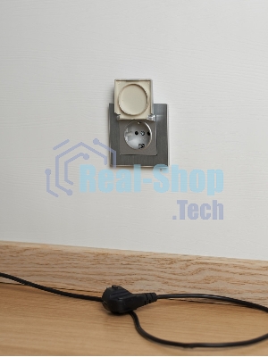 Розетка 1-местная IEK BRITE РСбш10-3-БрА (BR-R16-16-K47) с заземлением, с защитными шторками и крышкой, 16А IP20, алюминий