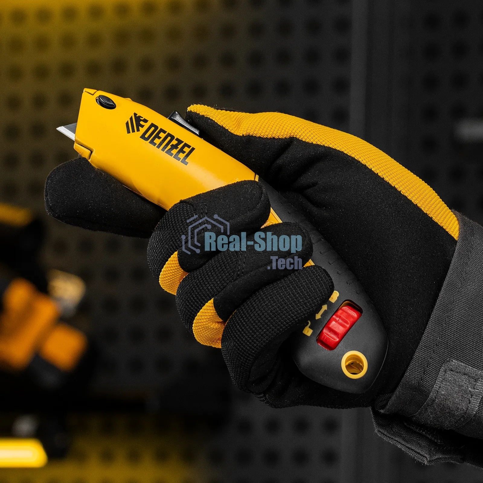 Нож строительный Denzel 19 мм, сменное трапециевидное лезвие, SK4, алюминиевый корпус, торцевой зажим