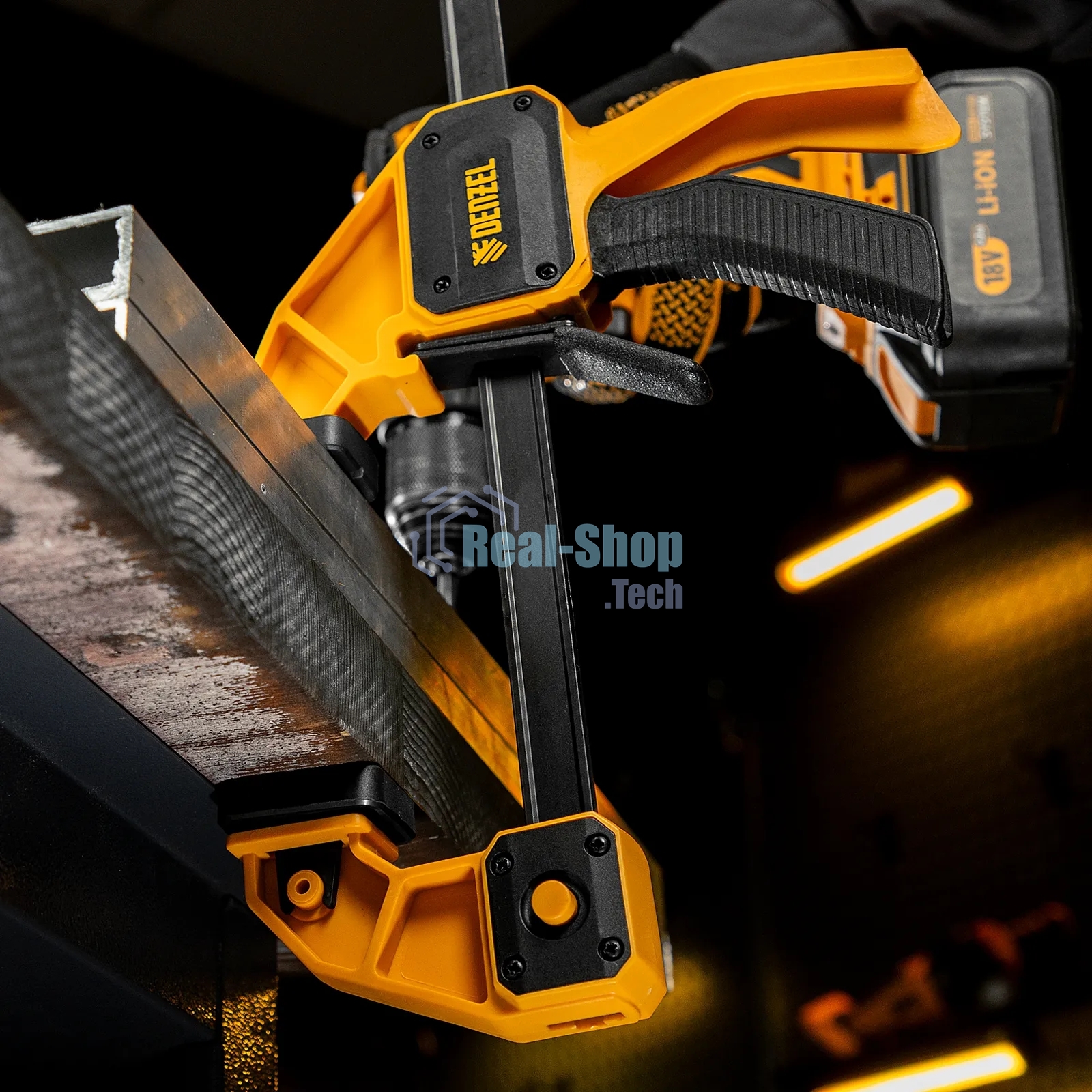 Струбцина Denzel F-образная, быстрозажимная, 300 х 80 мм, усиленный нейлоновый корпус