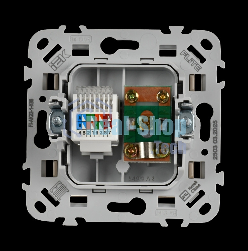 Розетка 2-местная RJ45/TV категория 5Е UTP РКТВ5е-2-0-ФлЛ льняной FLITE