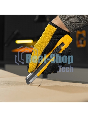 Нож Denzel 18 мм, сменное лезвие, SK4, метал. направляющая, клипса, нажимной фиксатор