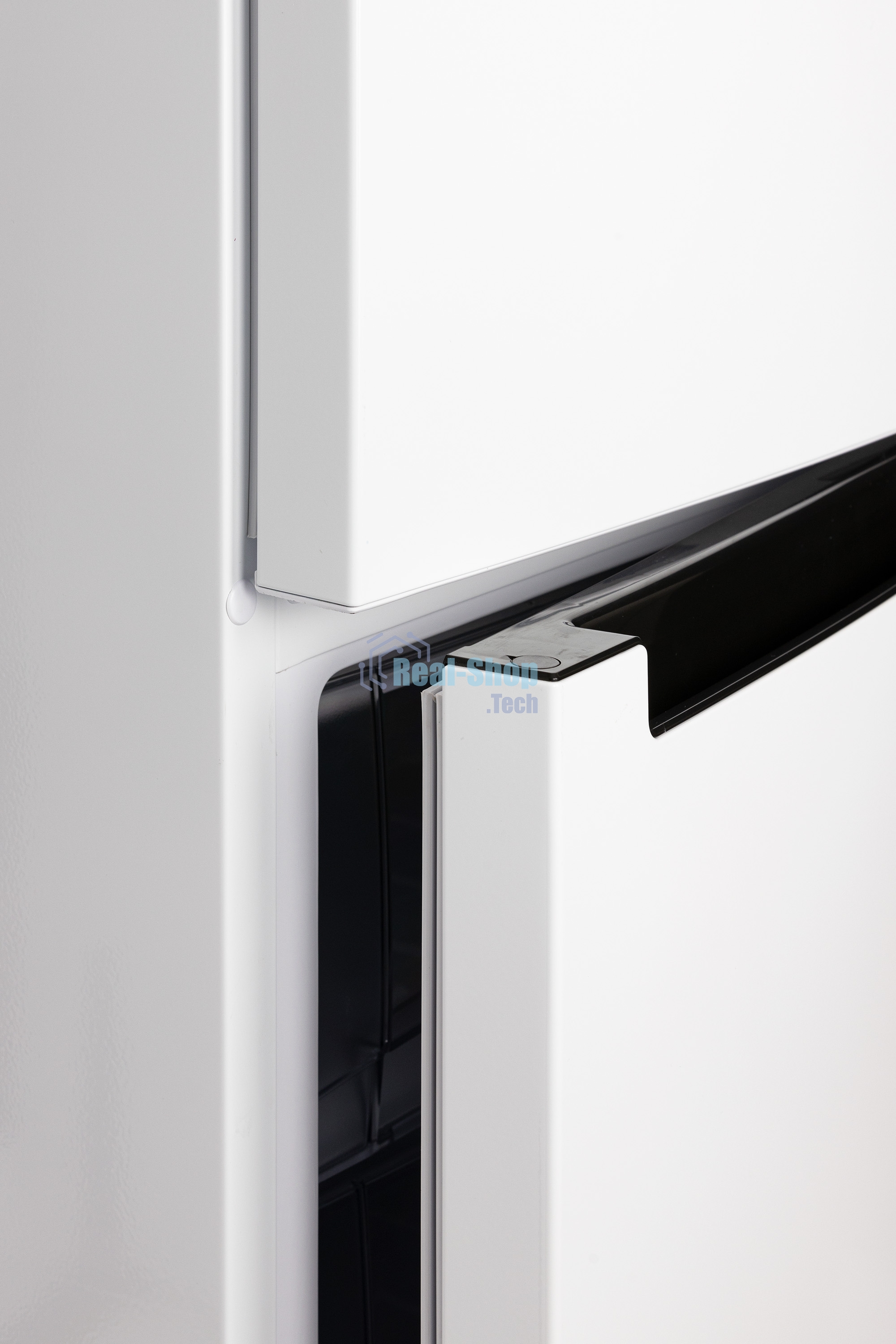 Холодильник Nordfrost NRB 134 W белый двухкамерный 238/100л морозилка снизу, капельная система