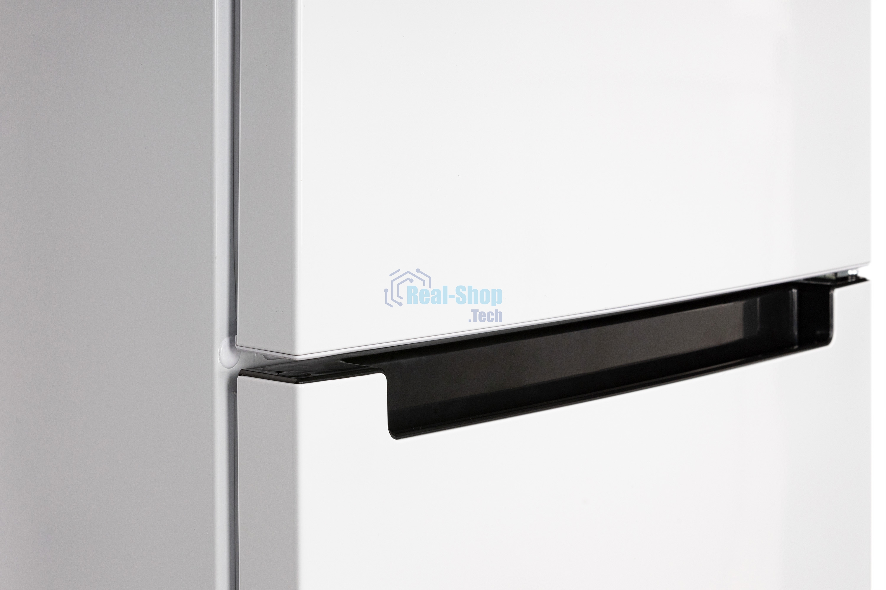 Холодильник Nordfrost NRB 134 W белый двухкамерный 238/100л морозилка снизу, капельная система