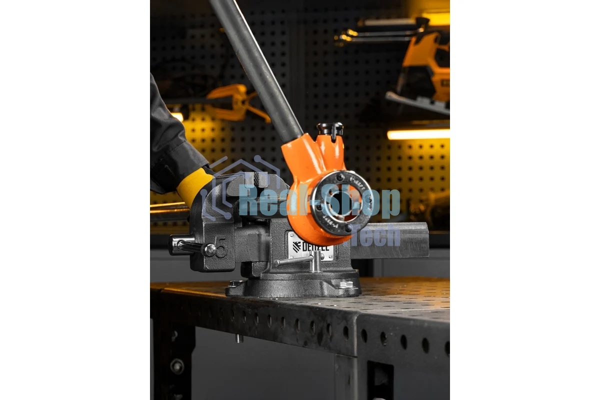 Тиски слесарные Denzel BVH-125, 125 мм, поворотные, стальная направляющая, с наковальней