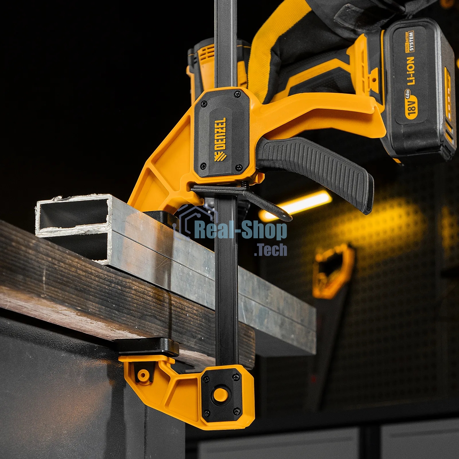 Струбцина Denzel F-образная, быстрозажимная, 600 х 80 мм, усиленный нейлоновый корпус