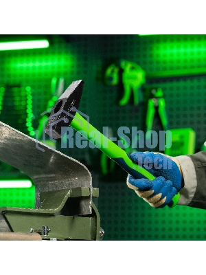 Молоток слесарный Сибртех 800 г, фибергласовая обрезиненная рукоятка