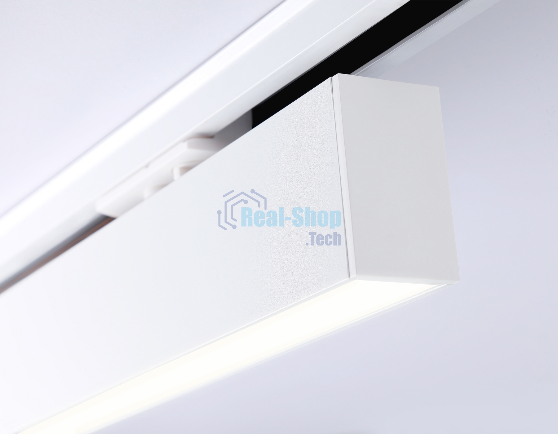 Трековый однофазный светильник Ambrella light GL6761 WH белый LED 12W 3000K 300*22*48