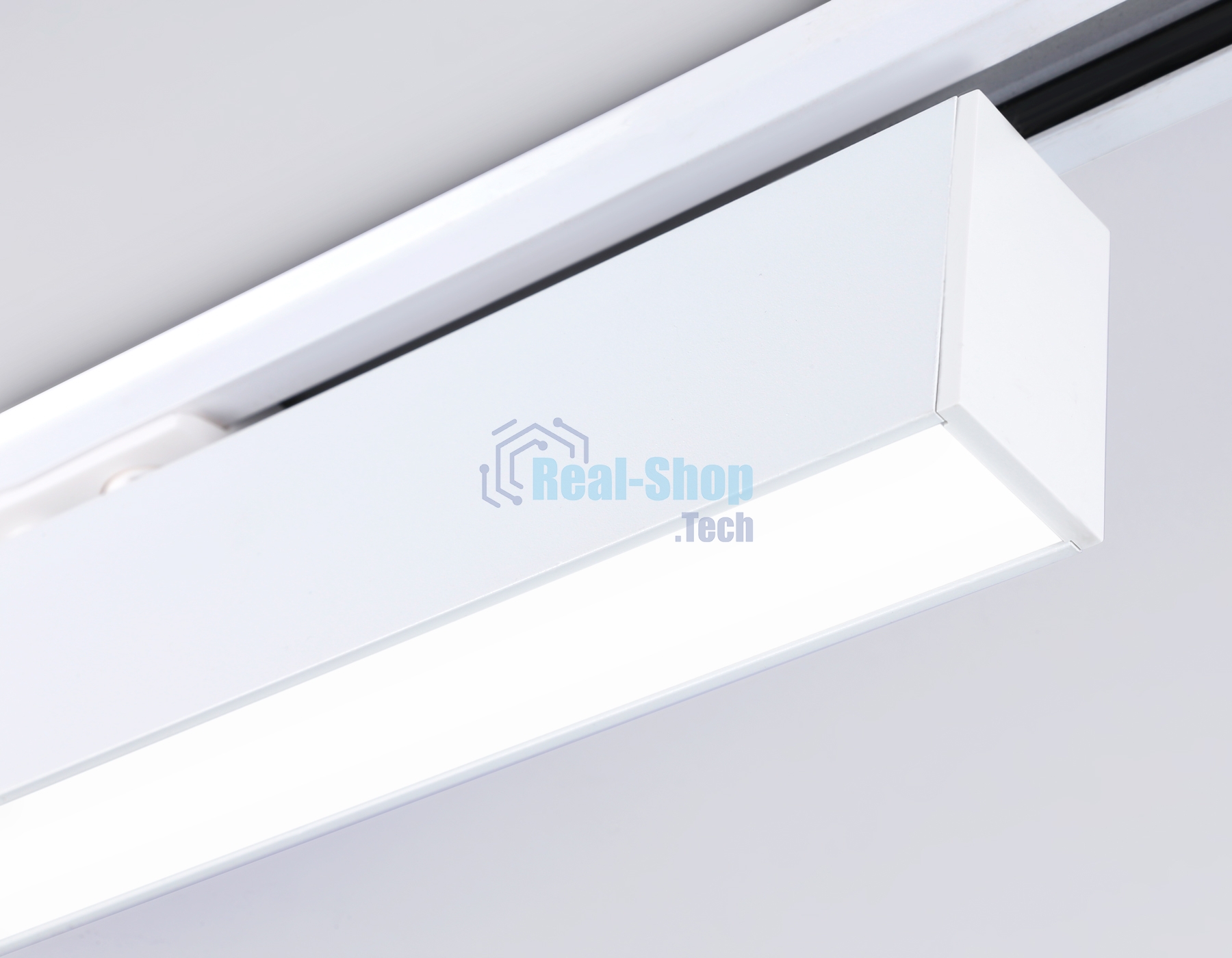 Трековый однофазный светильник Ambrella light GL6772 WH белый LED 24W 4200K 600*22*48