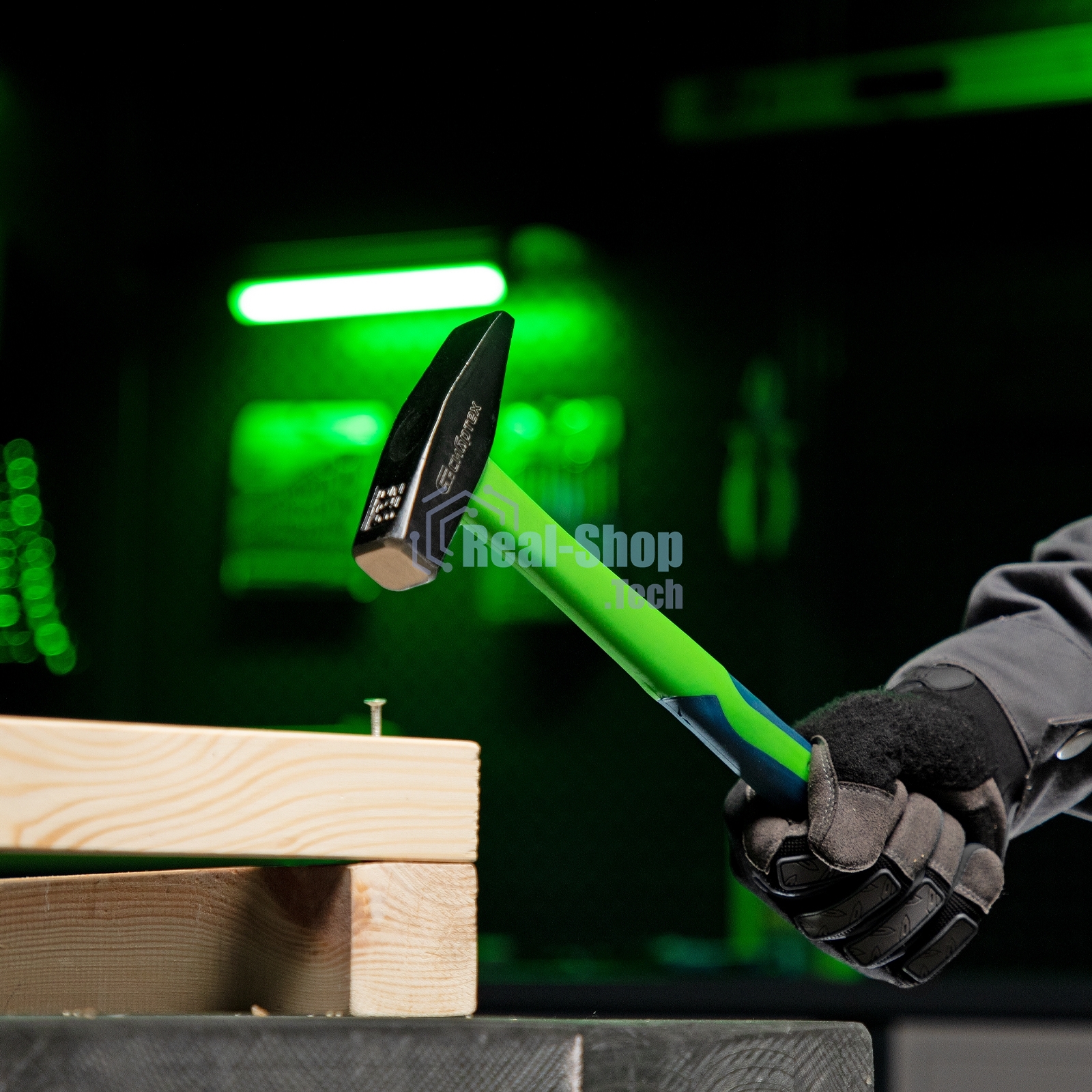 Молоток слесарный Сибртех, 400 г, фибергласовая обрезиненная рукоятка