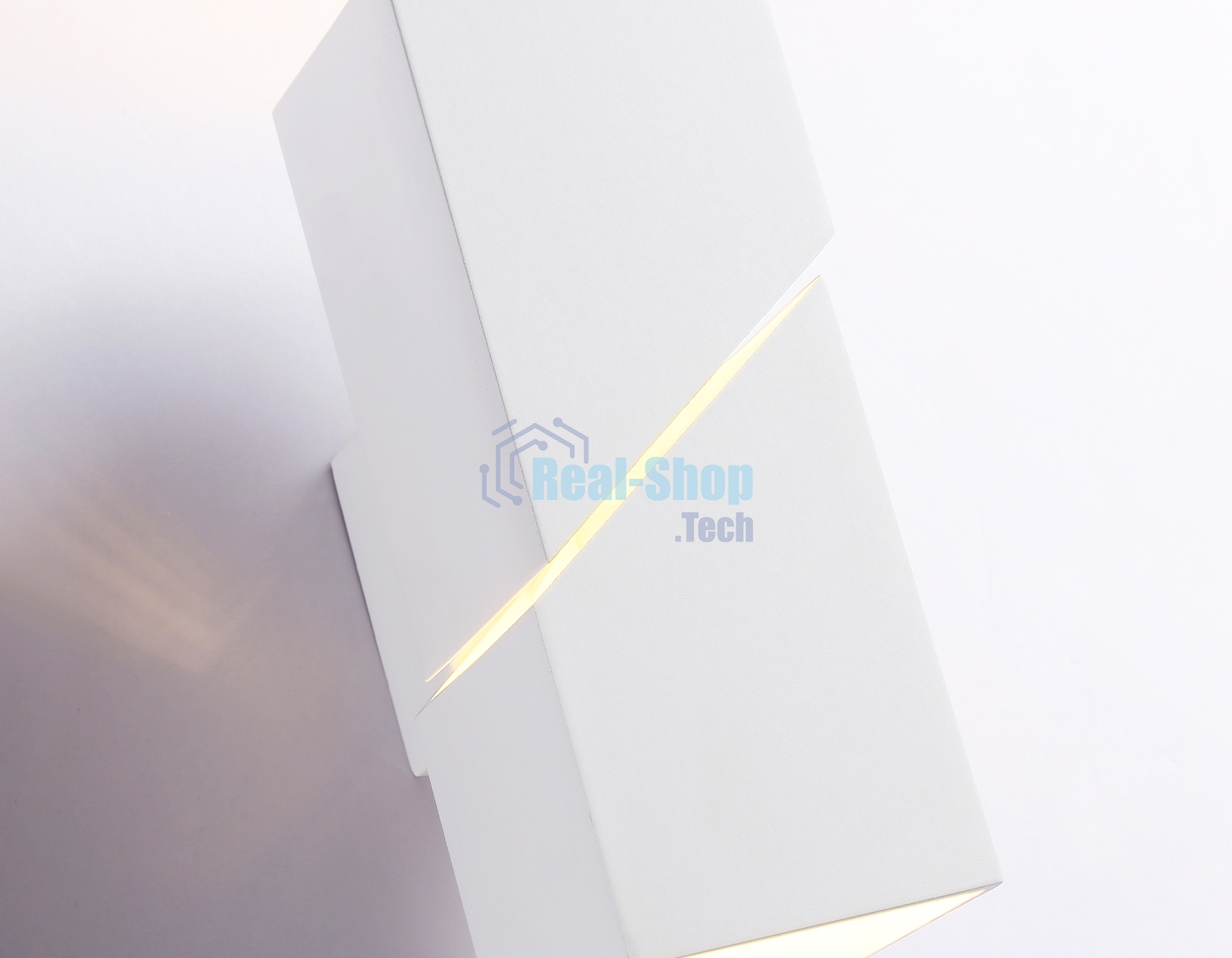 Светильник настенный FW2474 WH белый G9 max 40W 155*60*90