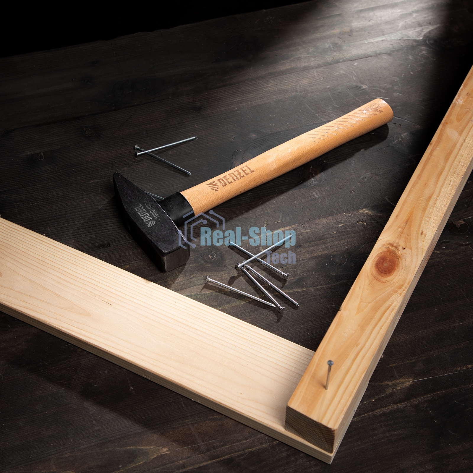 Молоток слесарный Denzel 1000 г, кованый квадратный боек, буковая рукоятка