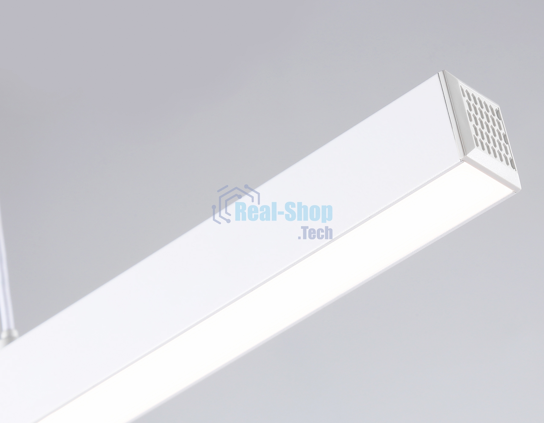 Трековый однофазный подвесной светодиодный светильник Ambrella light GL6783 WH белый LED 24W 4200K 600*22*1025