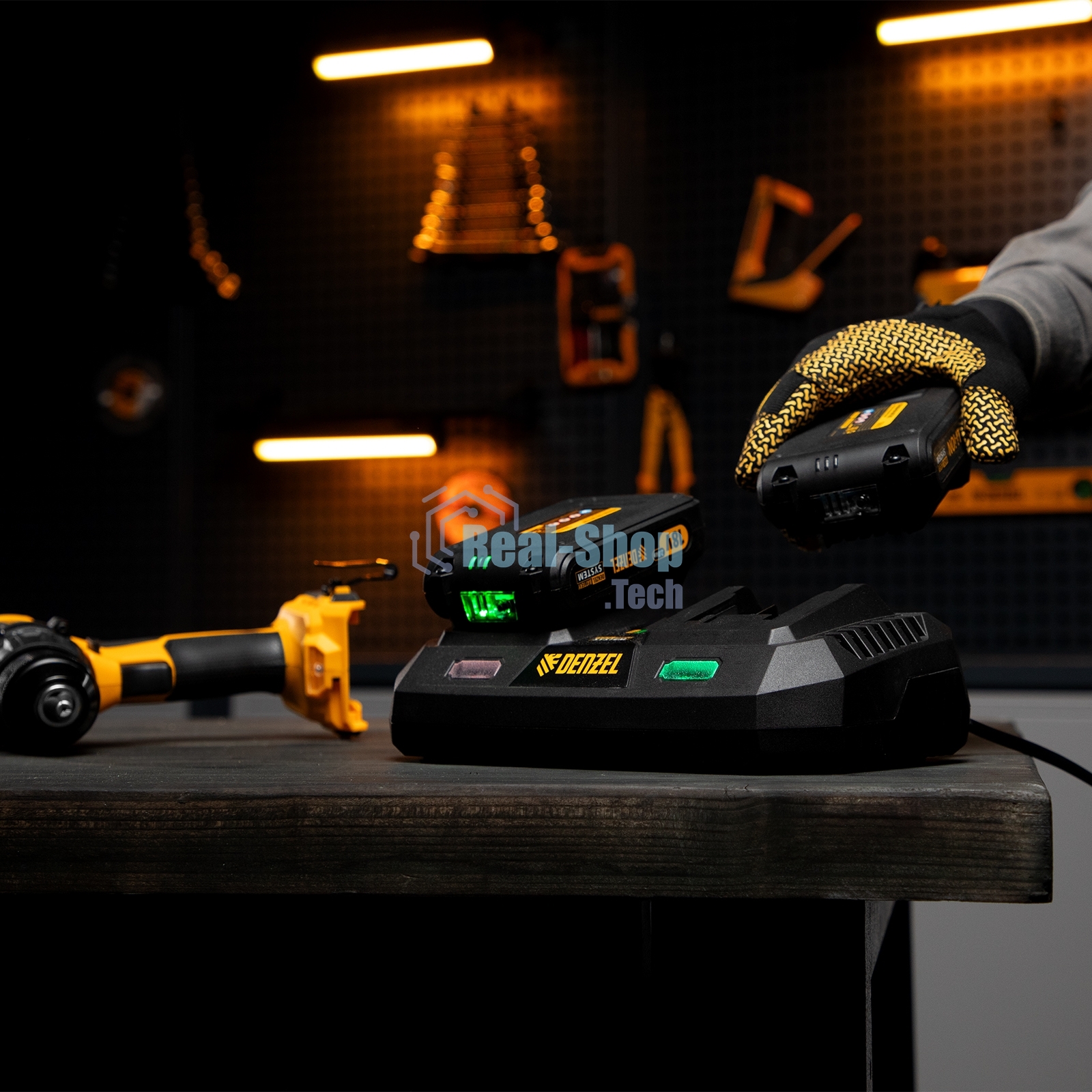 Устройство зарядное для аккумуляторов Denzel IBC-18-3.0-2, Li-Ion, 18В, 3,0 А, для двух батарей