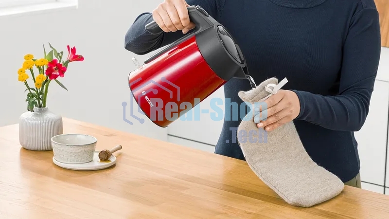 Чайник электрический Bosch TWK7L464, 1.7л, 2400 Вт., нерж.сталь, покрытая эмалью, красный,шкала уровня воды