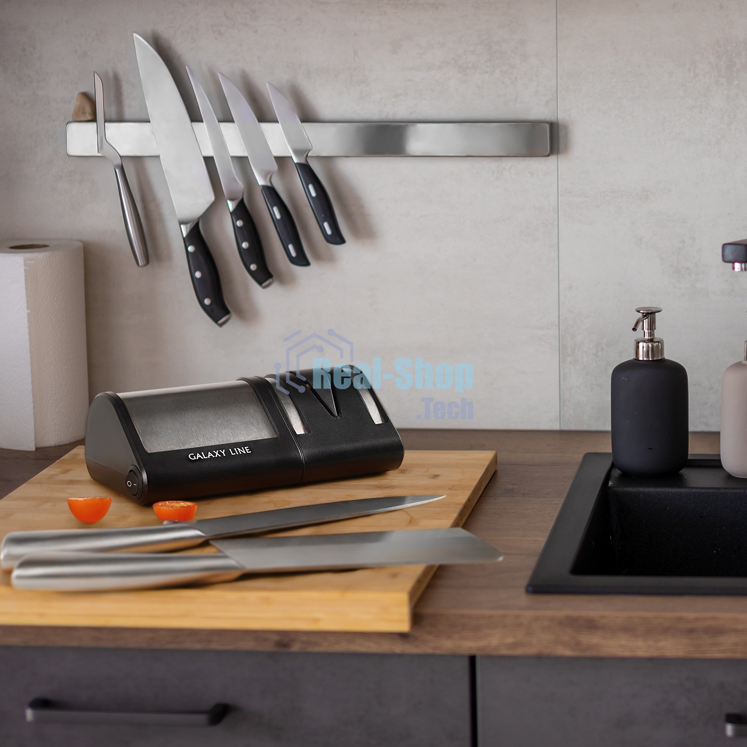 Электрическая точилка для ножей LINE GL 2442, черный/серебро мощность 18 Вт, идеальная заточка любых ножей: металлических, кухонных, керамических, спортивных, складных. Отличный результат в домашних условиях, время заточки 1 минута. Точильные элементы с а