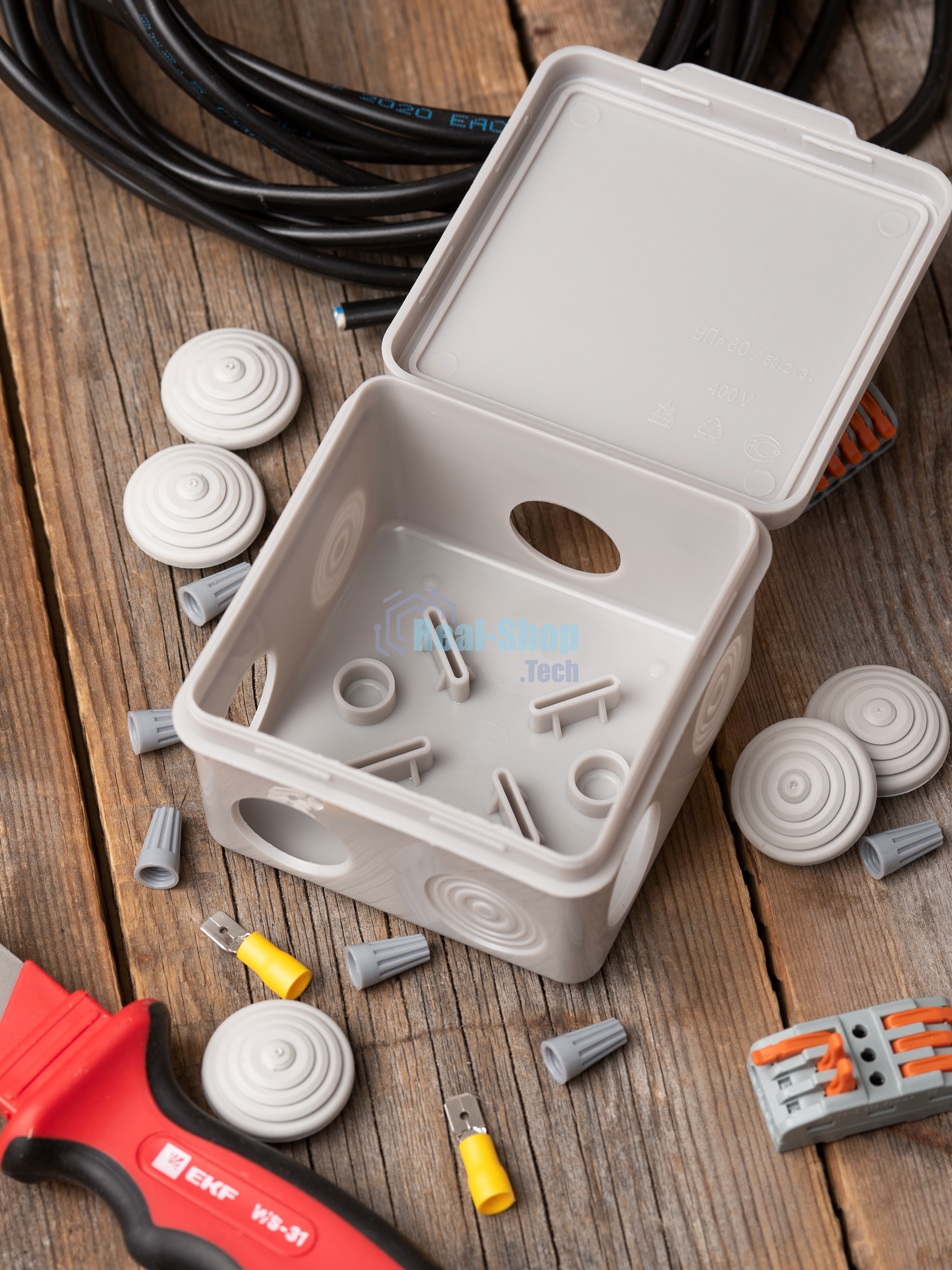 Коробка распределительная КМР-030-031 с крышкой наружная (85х85х40) 8 мембр. вводов IP55 EKF